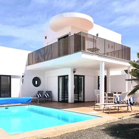 Villa Hermosa Vida, Beautiful 3 Bed 2 Bath With Air Con, Free Wifi & Private Pool *